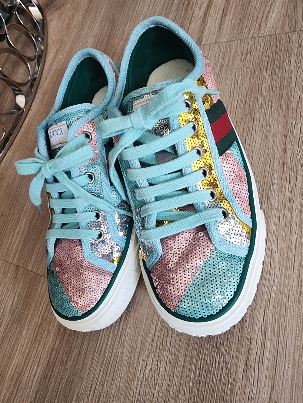 Authentic Gucci Sequined Low-Top Sneakers Shoes - Picture 5 of 13